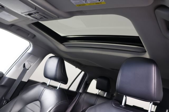 Used 2023 Toyota Highlander XLE image 18