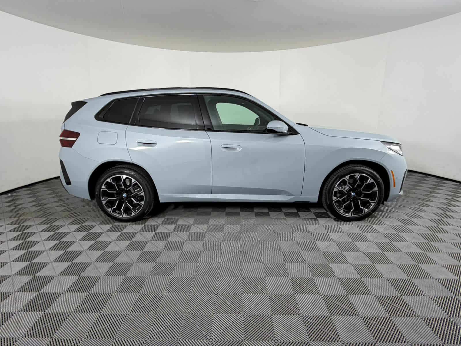New 2026 BMW X3 xDrive30 w/ M Sport Package image 2
