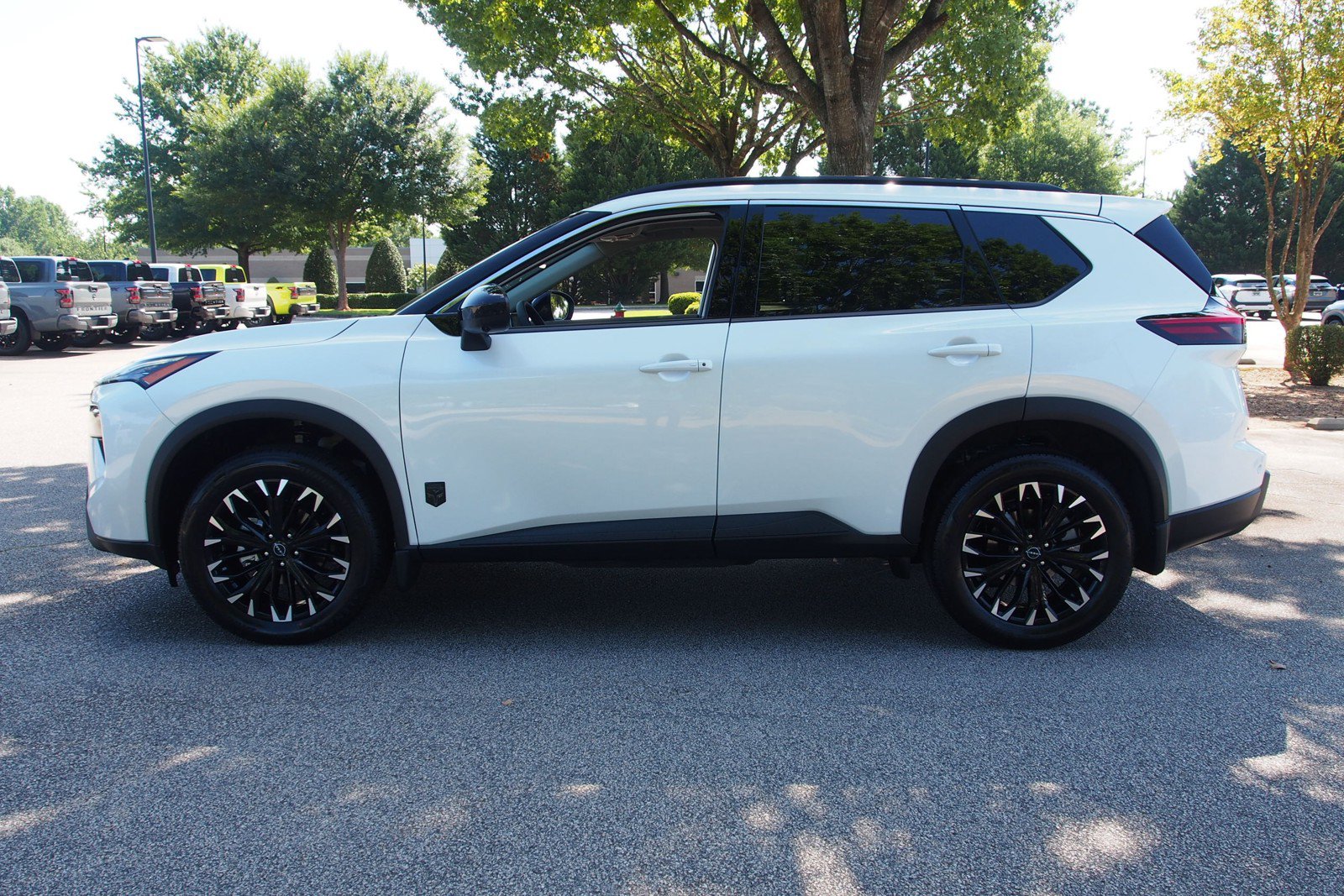 New 2026 Nissan Rogue Dark Armor FWD image 4
