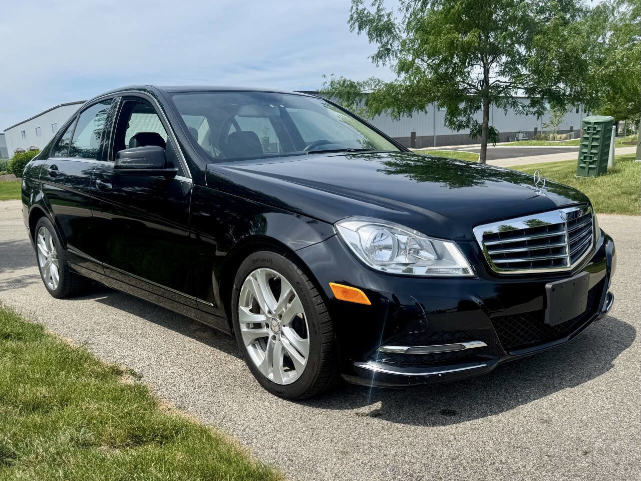 Used 2013 Mercedes-Benz C 300 4MATIC Sedan image 3