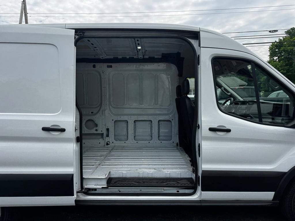 Used 2024 Ford Transit 250 148 Medium Roof Extended AWD image 10