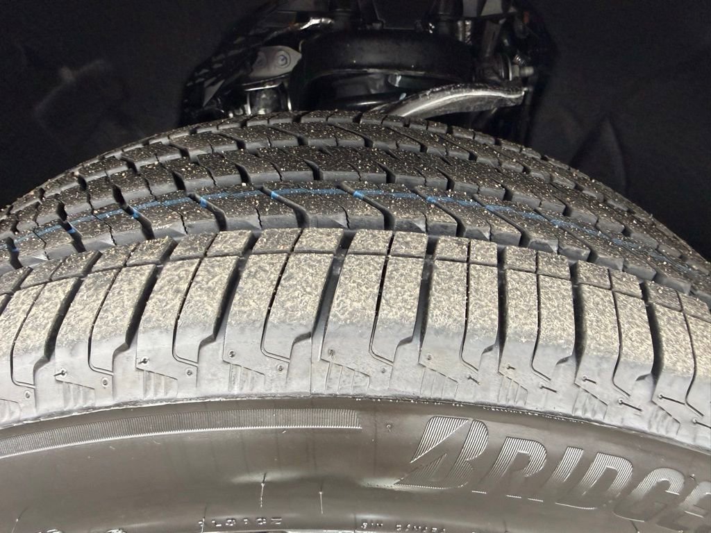 New 2026 GMC Sierra 1500 Denali Ultimate w/ LPO, Black Badging Package image 13