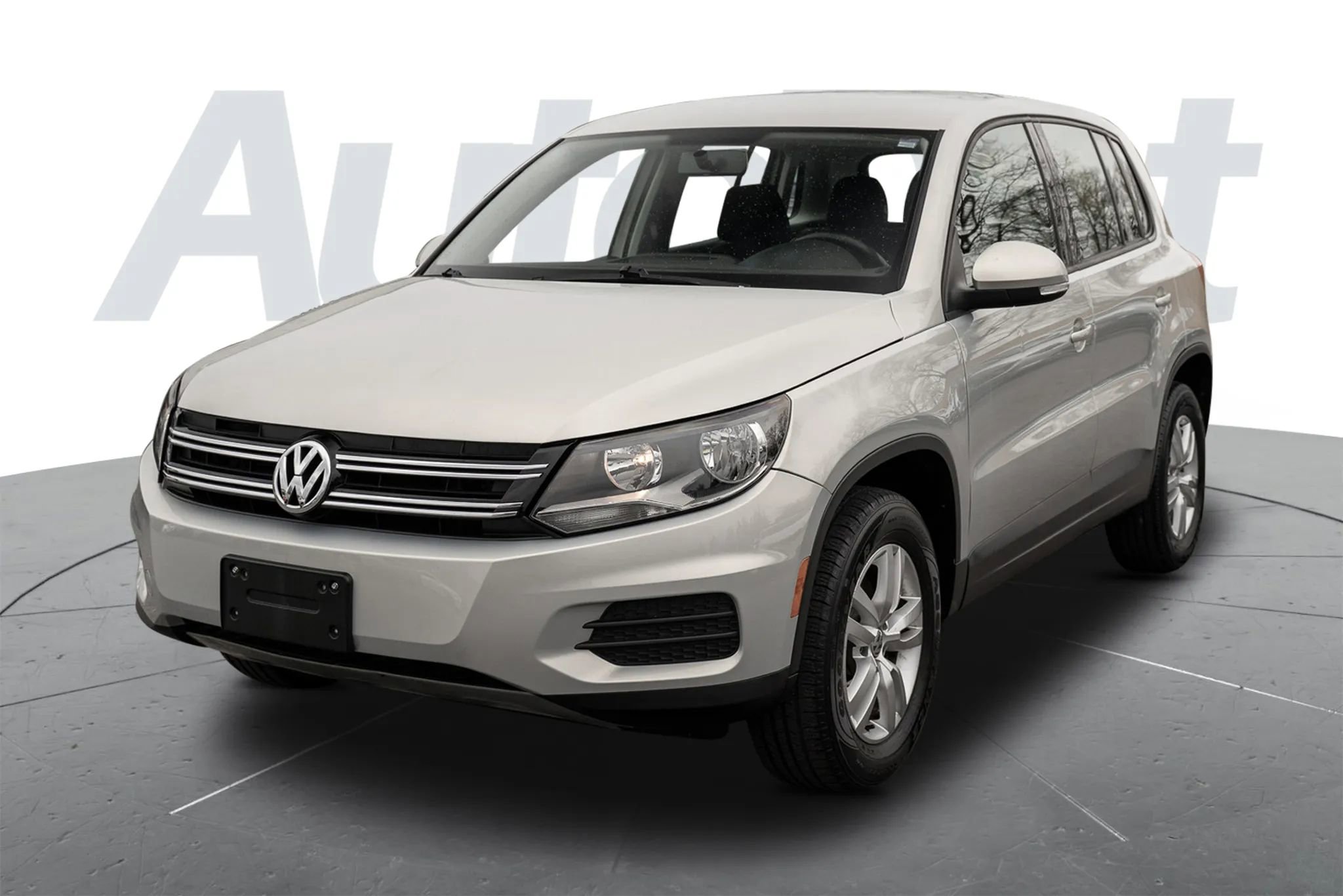 Used 2013 Volkswagen Tiguan S image 5