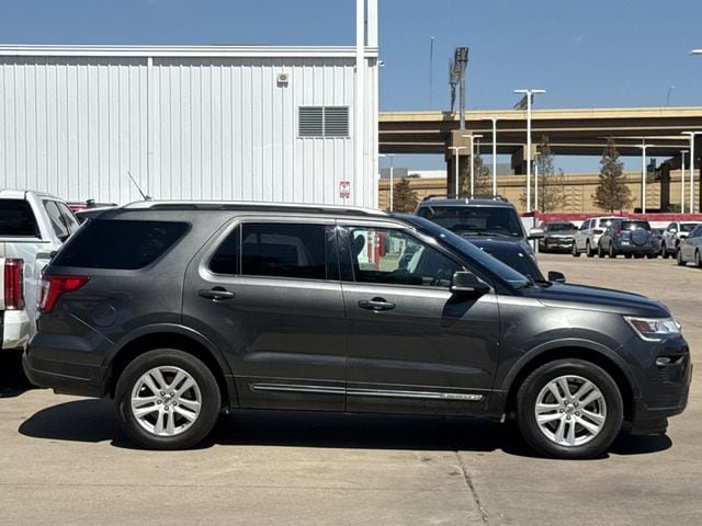 Used 2019 Ford Explorer XLT w/ Equipment Group 201A AWD/4WD image 3