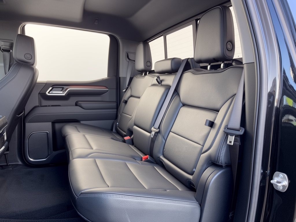 Used 2025 GMC Sierra 1500 Denali AWD/4WD image 25