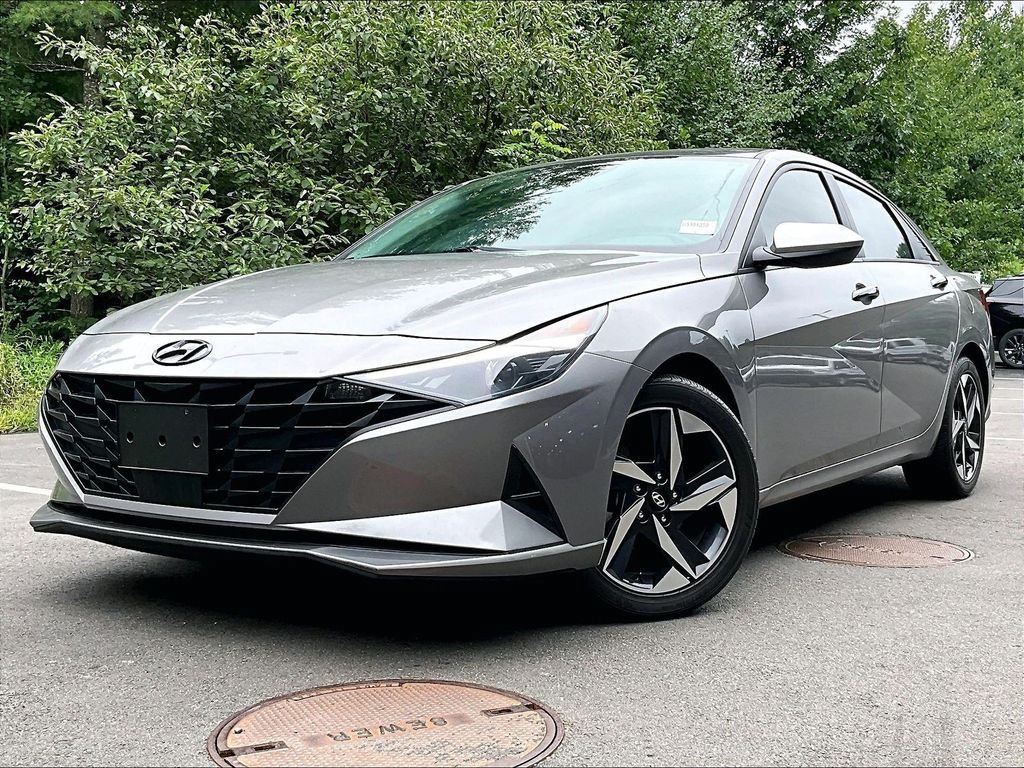 Used 2023 Hyundai Elantra SEL w/ Convenience Package FWD image 3
