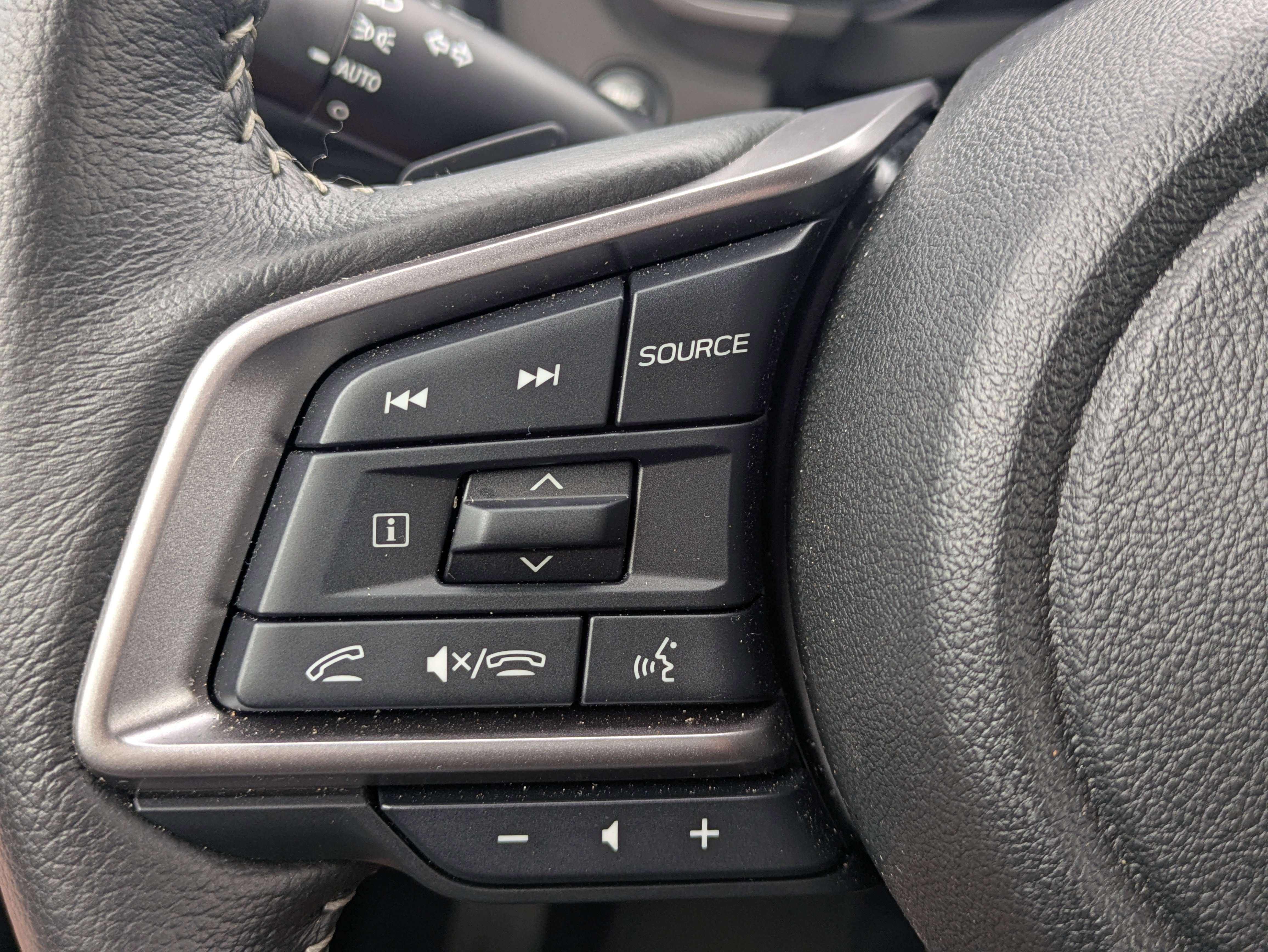 Certified 2025 Subaru Ascent Premium image 24