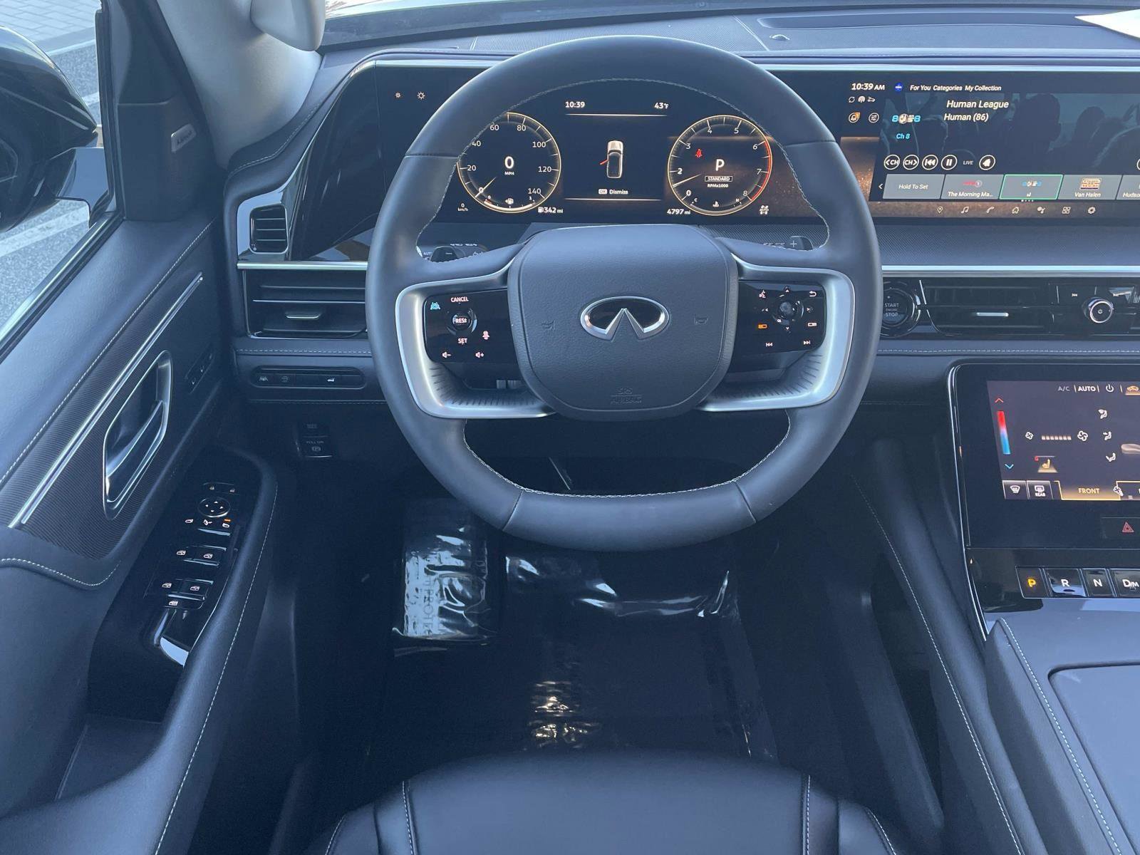 Certified 2025 INFINITI QX80 Pure image 13