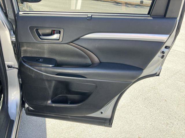 Certified 2019 Toyota Highlander XLE image 33