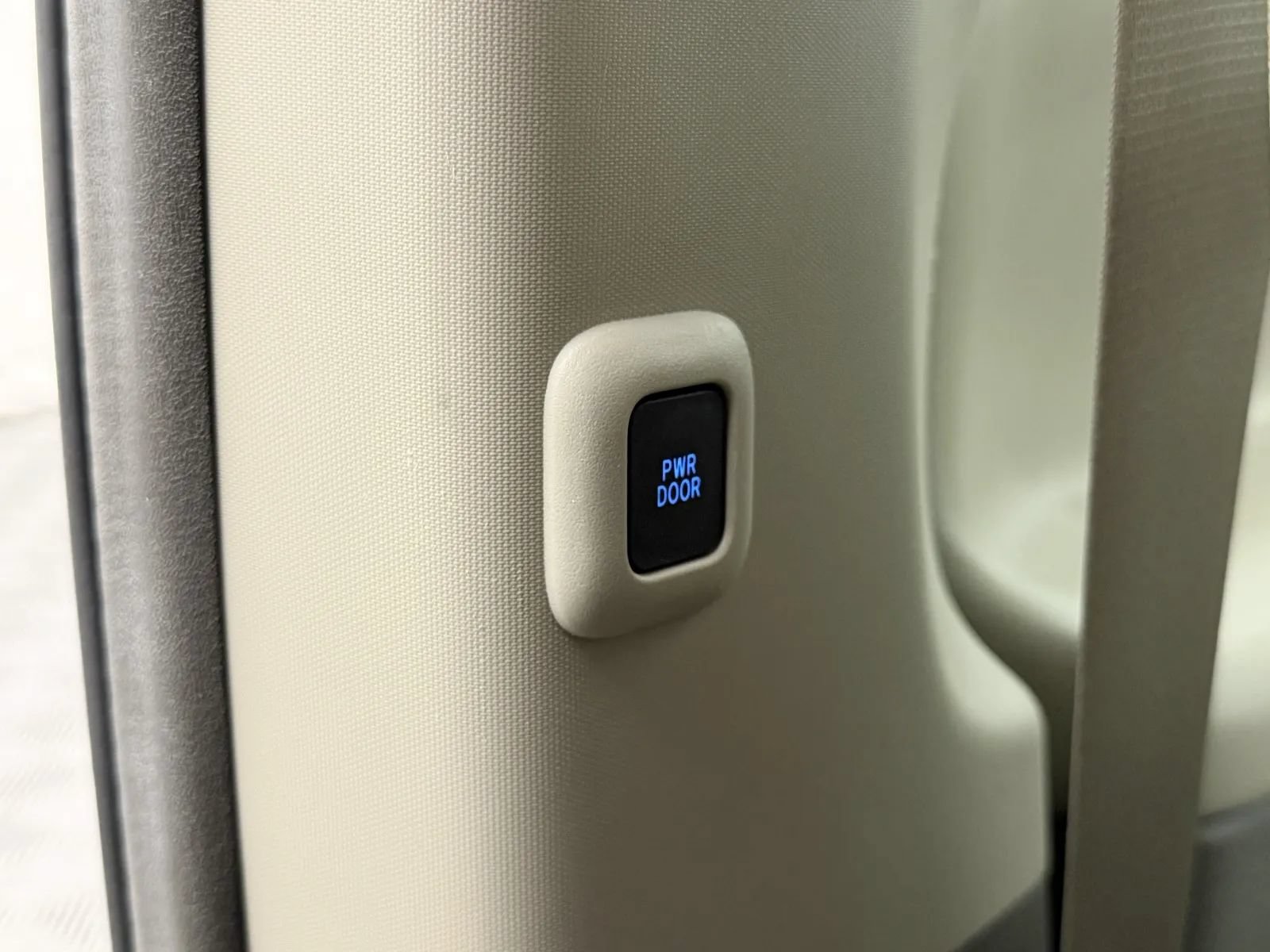 Used 2019 Toyota Sienna XLE FWD image 29