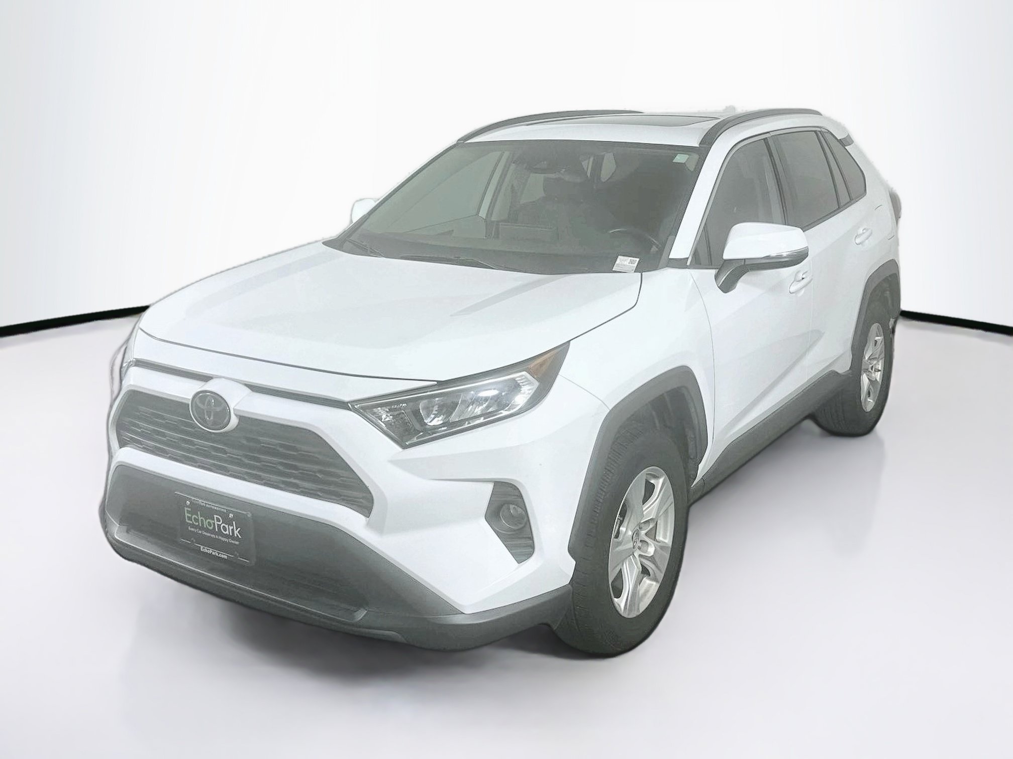 Used 2019 Toyota RAV4 XLE w/ Convenience Package AWD/4WD image 3