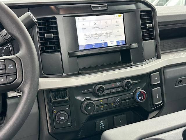 New 2026 Ford F550 4x4 Regular Cab Super Duty image 17