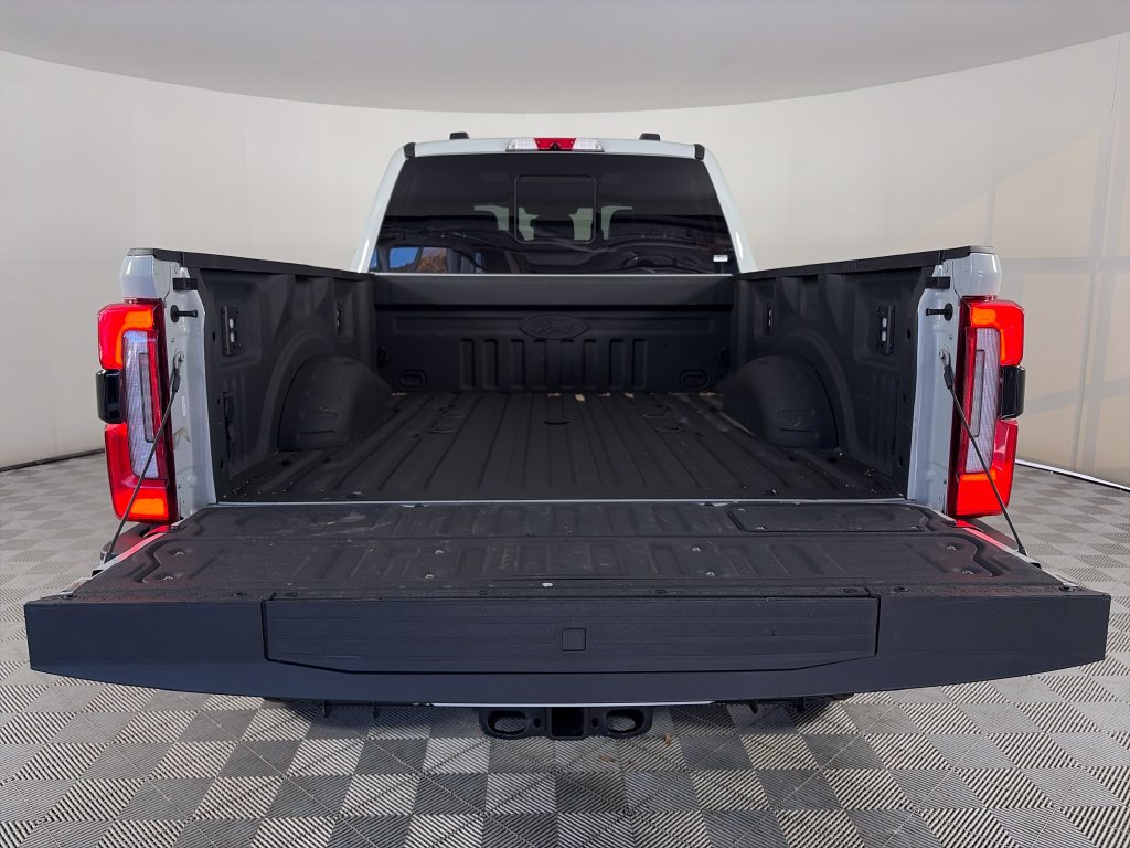 Certified 2025 Ford F350 Platinum w/ Tremor Off-Road Package AWD/4WD image 28