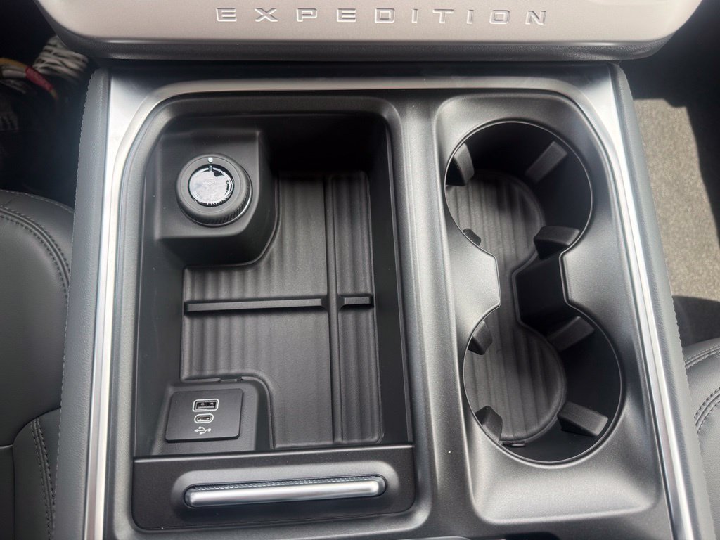 New 2026 Ford Expedition Active AWD/4WD image 22