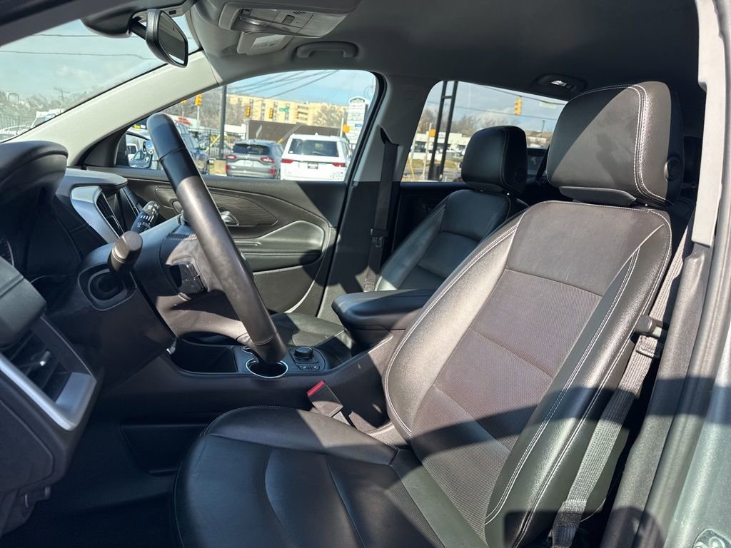 Used 2024 GMC Terrain SLT image 18