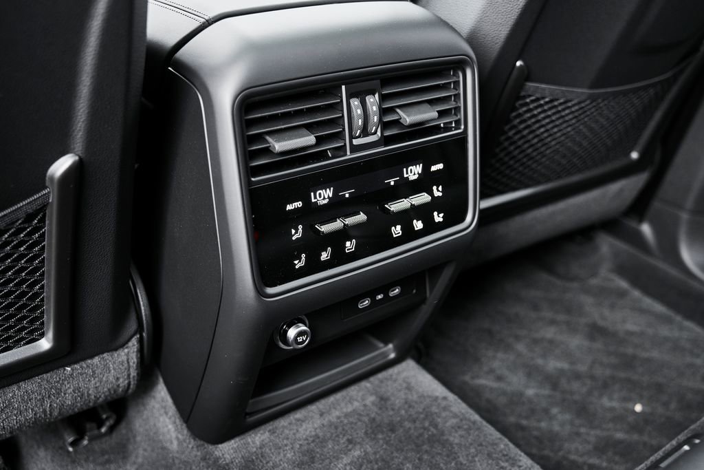 Used 2026 Porsche Cayenne Turbo image 52