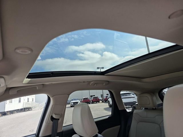 Used 2025 Lincoln Corsair Reserve w/ Jet Appearance Package image 9