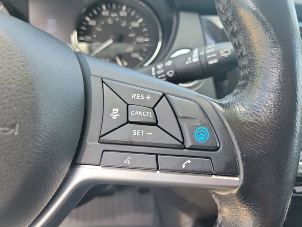 Used 2019 Nissan Rogue SV w/ Premium Package FWD image 26