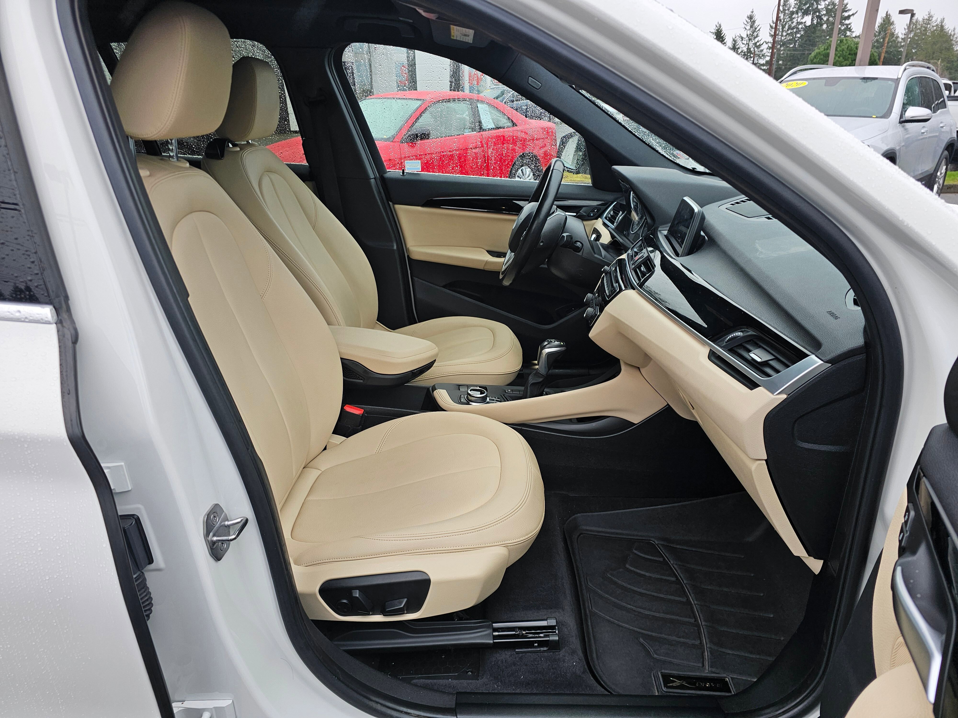 Used 2018 BMW X1 xDrive28i image 11