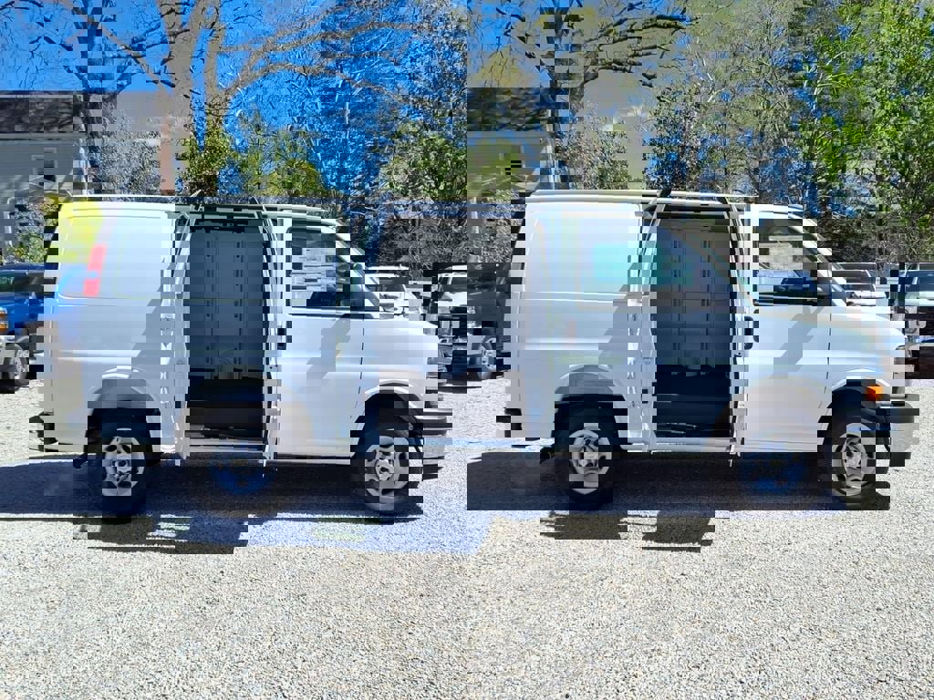 New 2026 Chevrolet Express 2500 w/ Driver Convenience Package RWD image 12