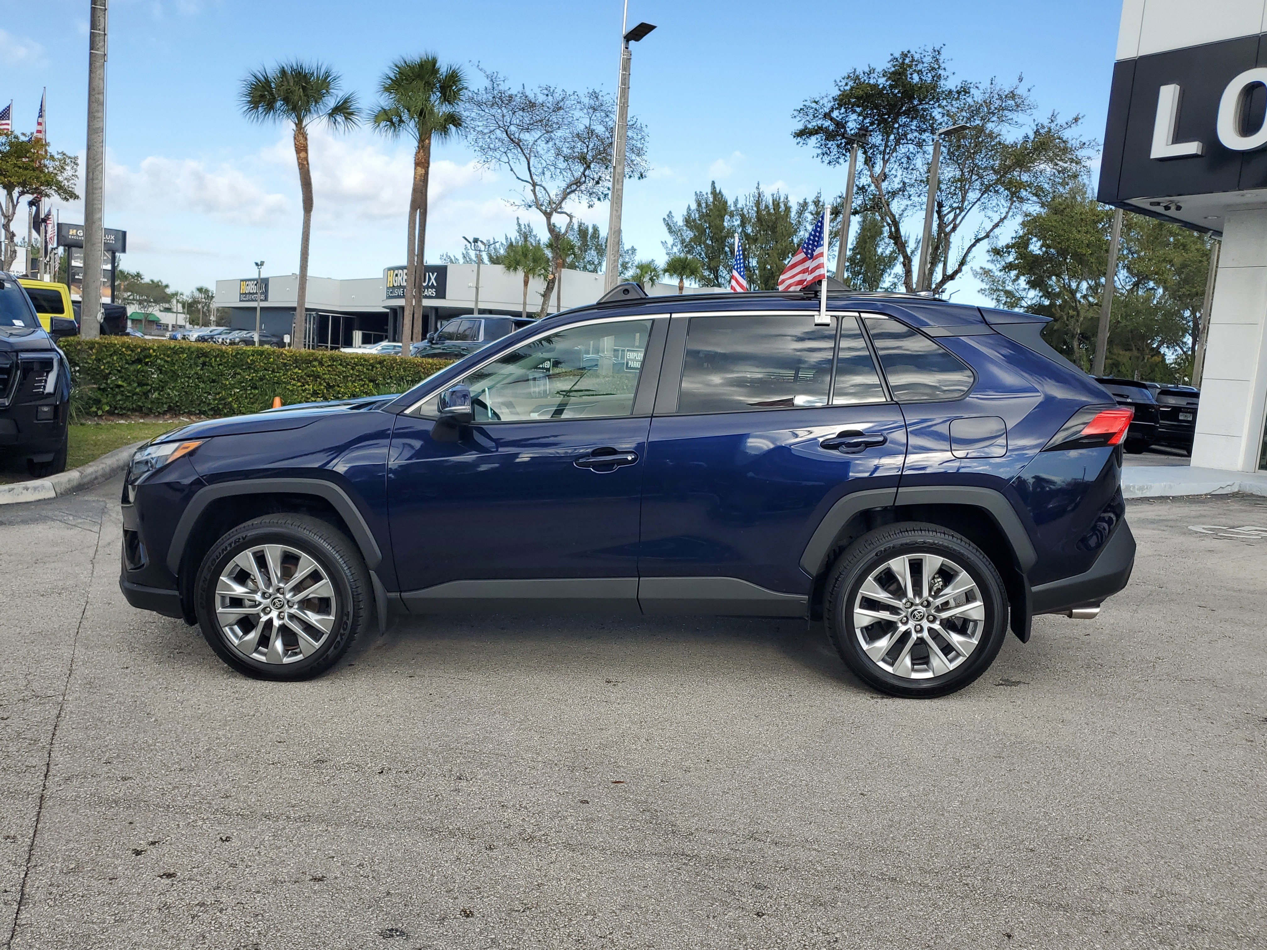 Used 2025 Toyota RAV4 XLE Premium image 8