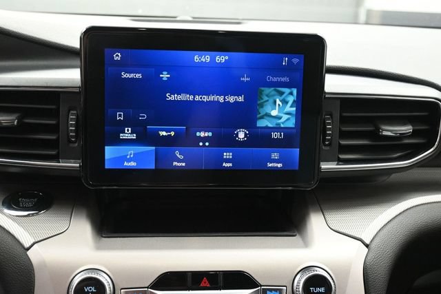 Used 2023 Ford Explorer XLT w/ Equipment Group 202A AWD/4WD image 18