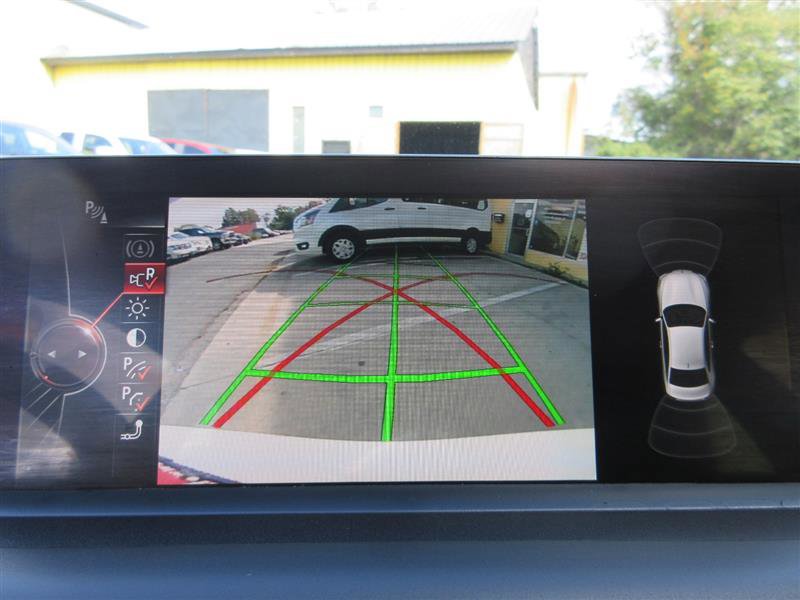 Used 2016 BMW M235i Coupe w/ Technology Package image 18