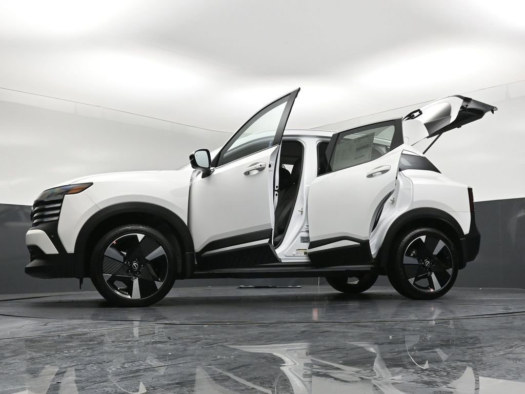 New 2026 Nissan Kicks SR w/ SR Premium Package AWD/4WD image 40