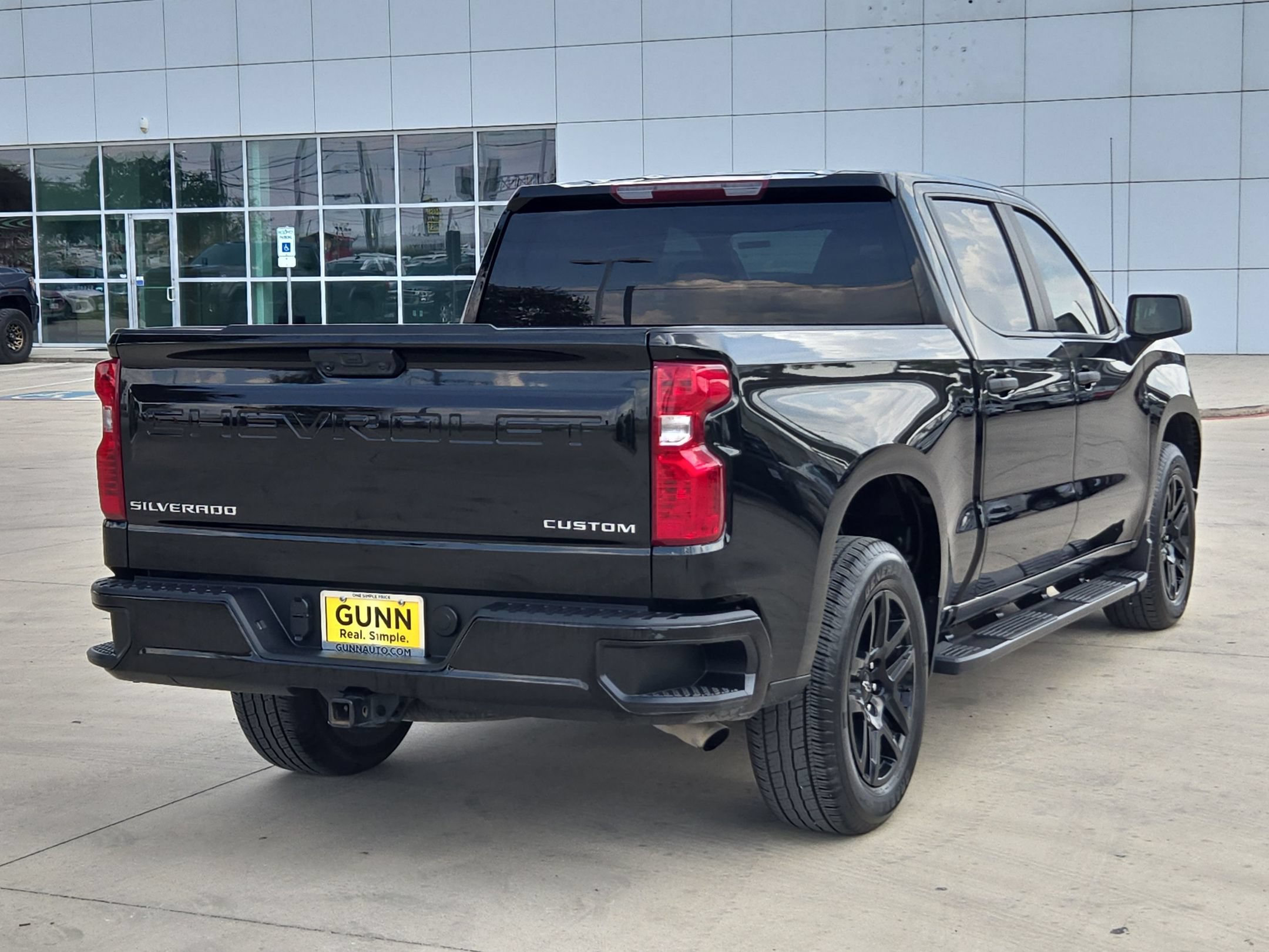 Used 2024 Chevrolet Silverado 1500 Custom RWD image 3