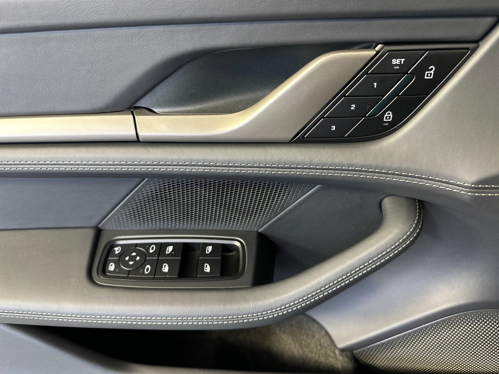 New 2026 Porsche Taycan Turbo AWD/4WD image 12