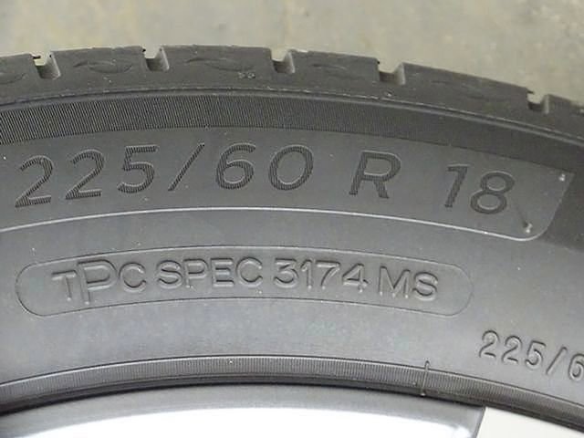Used 2022 Chevrolet Equinox Premier w/ LPO, Floor Liner Package FWD image 37