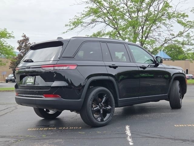 Used 2024 Jeep Grand Cherokee Altitude AWD/4WD image 22