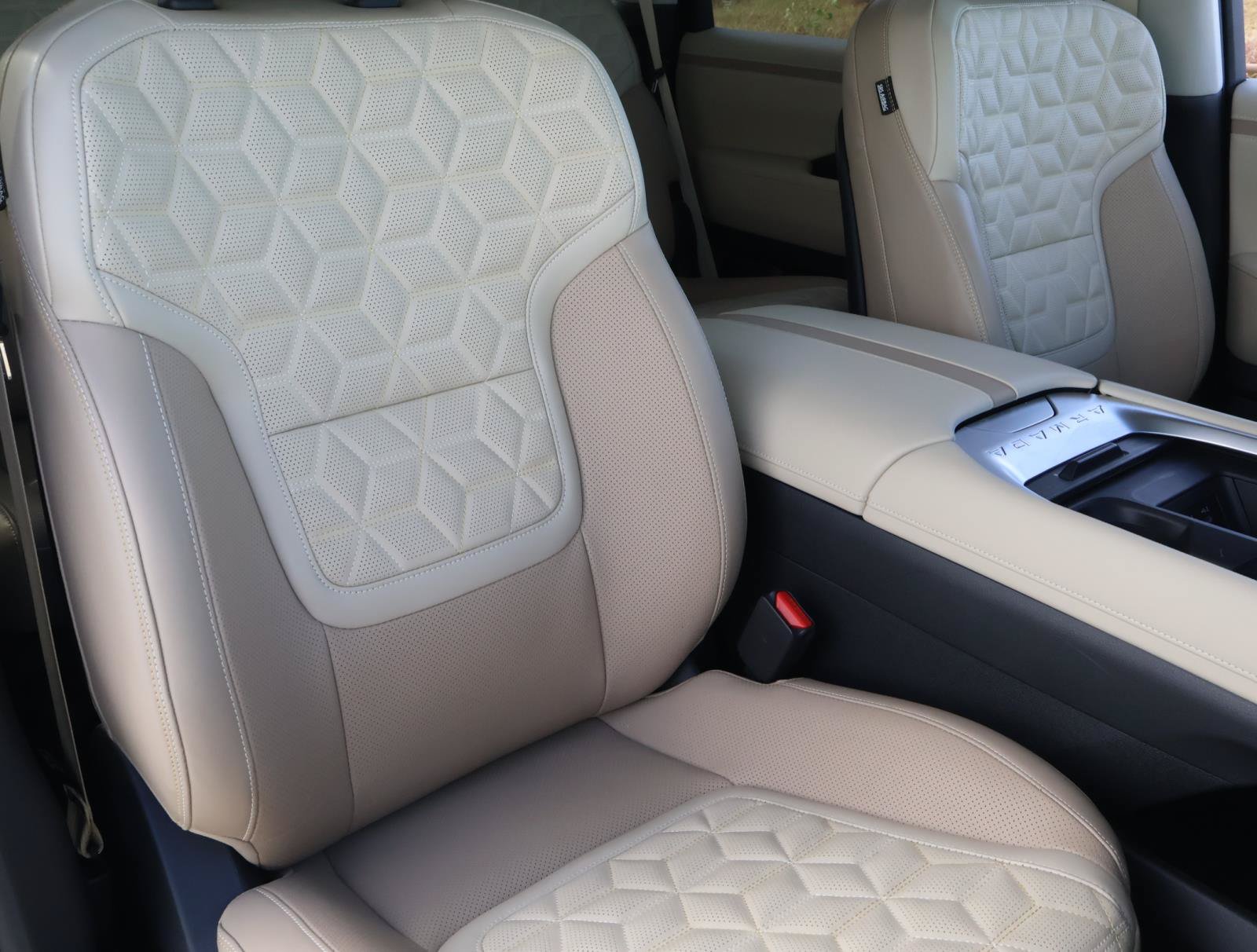 Used 2025 Nissan Armada Platinum Reserve RWD image 19