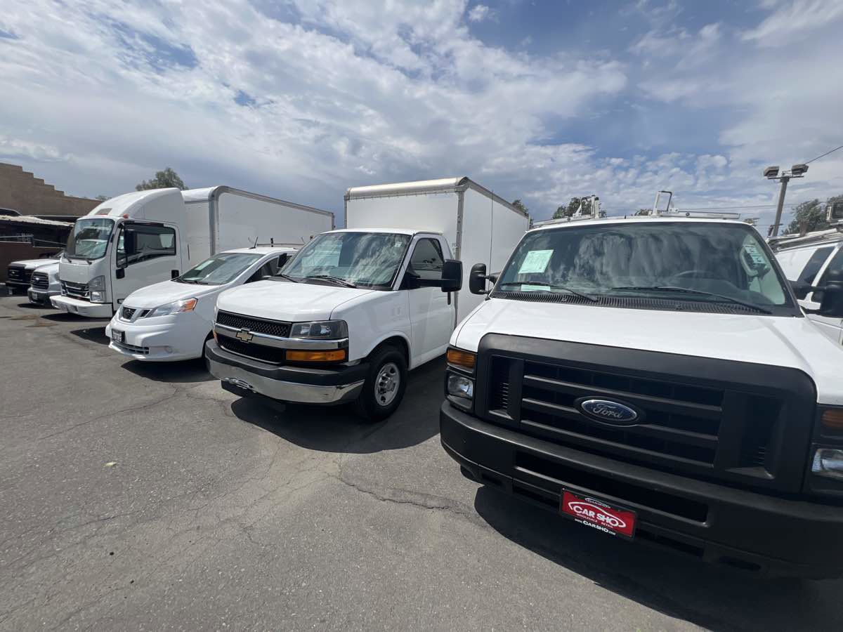 Used 2013 Chevrolet Express 3500 w/ Chrome Appearance Package image 17