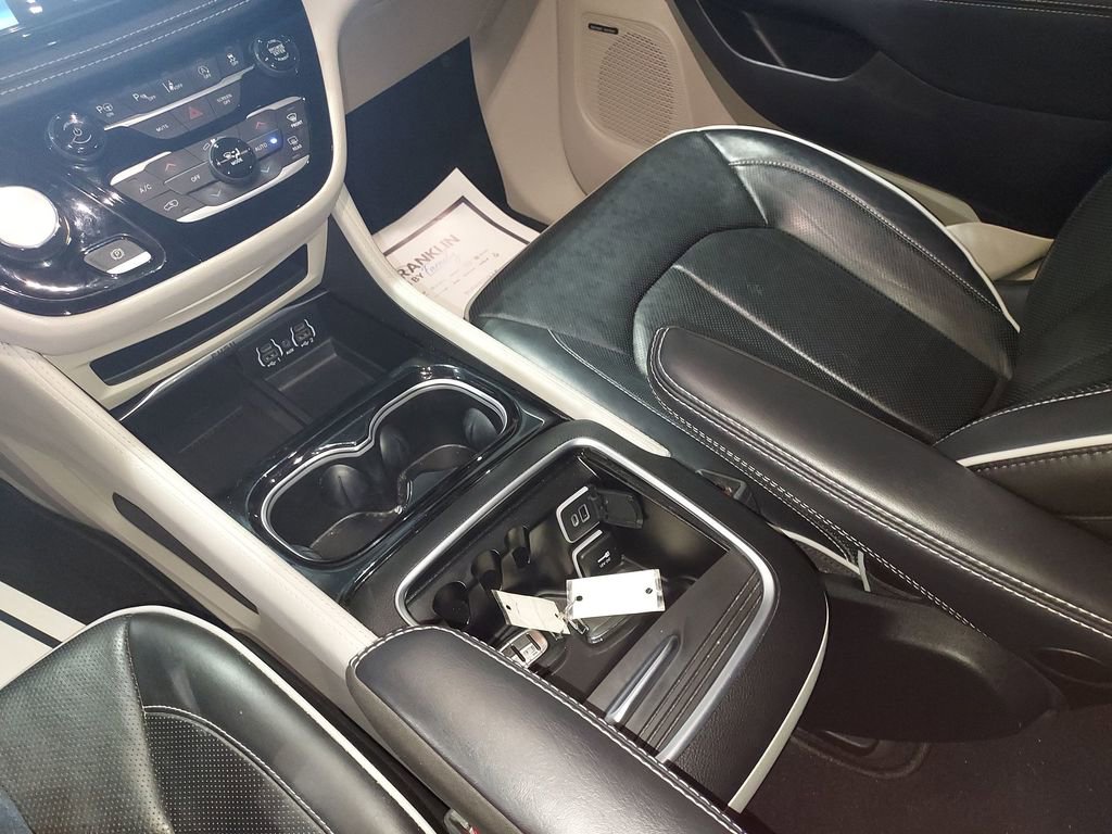 Used 2022 Chrysler Pacifica Limited image 27