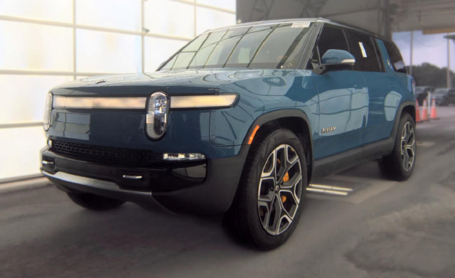 Used 2023 Rivian R1S Adventure Quad AWD/4WD image 12