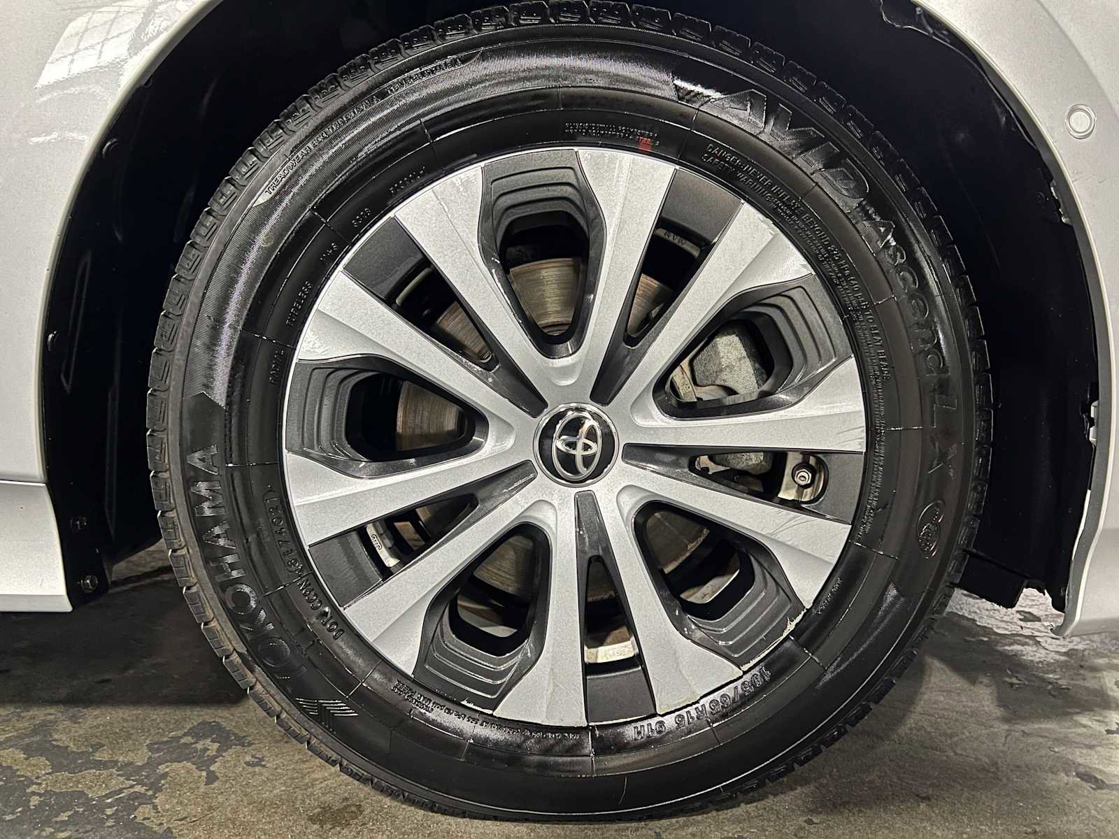 Used 2020 Toyota Prius Prime Limited image 9