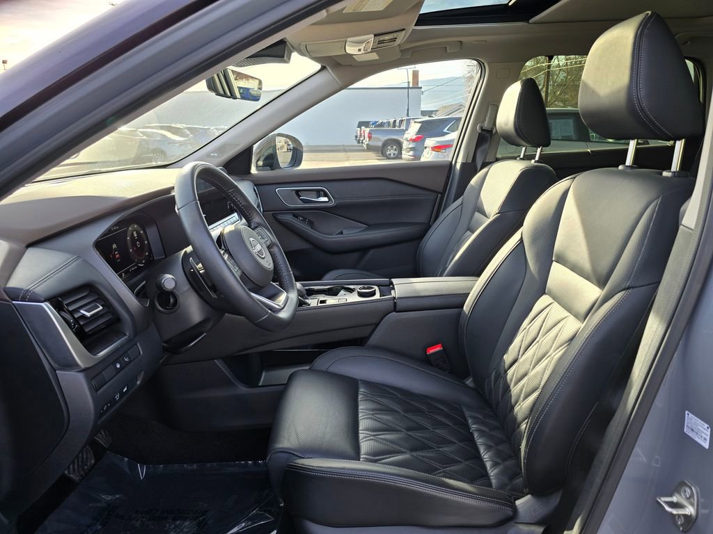 Used 2023 Nissan Rogue Platinum w/ Platinum Premium Package image 23