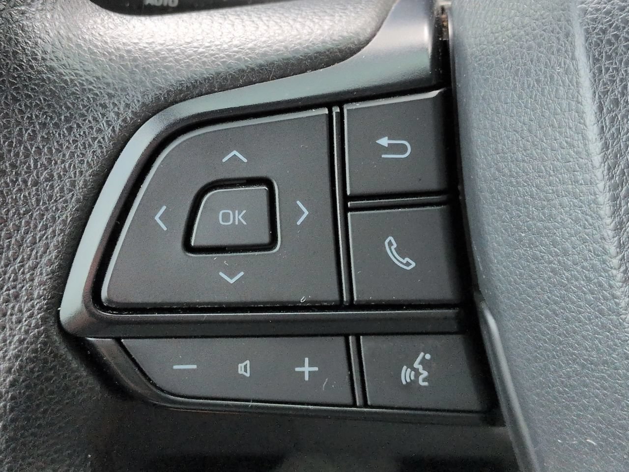 Used 2022 Toyota Sienna LE AWD/4WD image 24