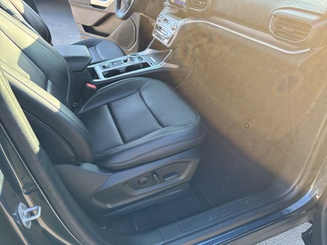 Certified 2024 Ford Explorer XLT w/ Equipment Group 202A image 38