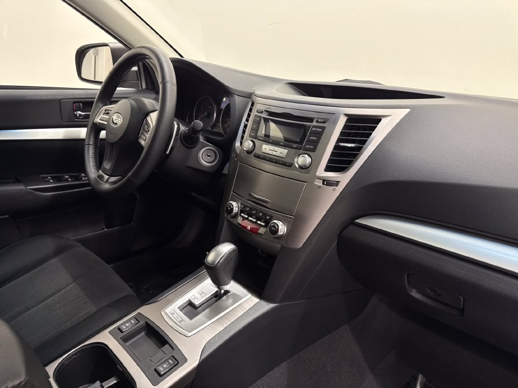 Used 2013 Subaru Outback 2.5i Premium AWD/4WD image 25