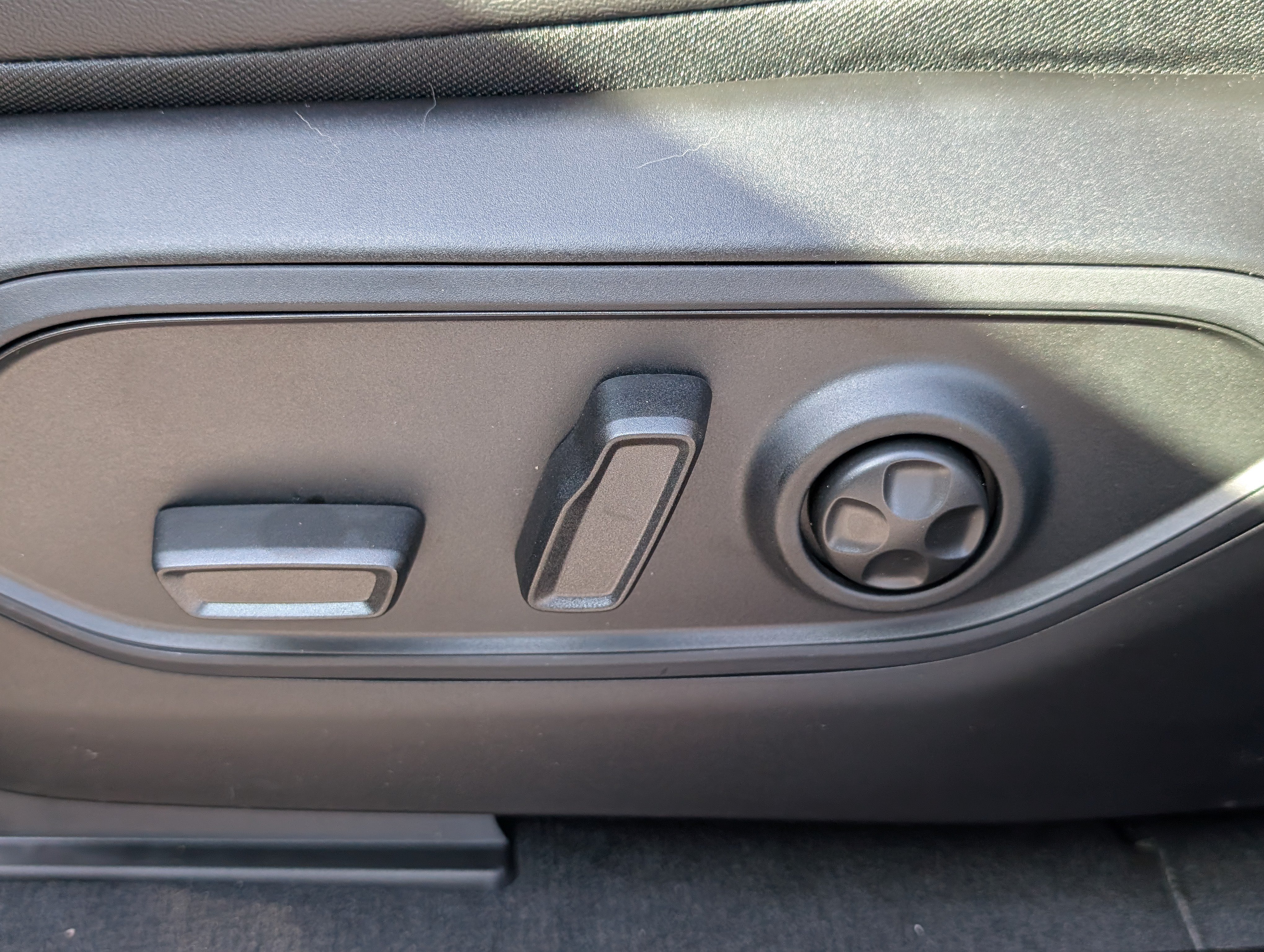 New 2025 Jeep Grand Cherokee Altitude AWD/4WD image 19