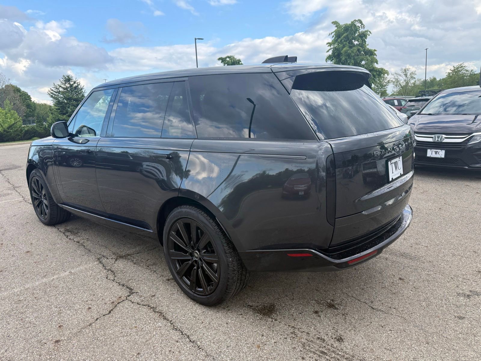 Used 2023 Land Rover Range Rover Long Wheelbase SE AWD/4WD image 7