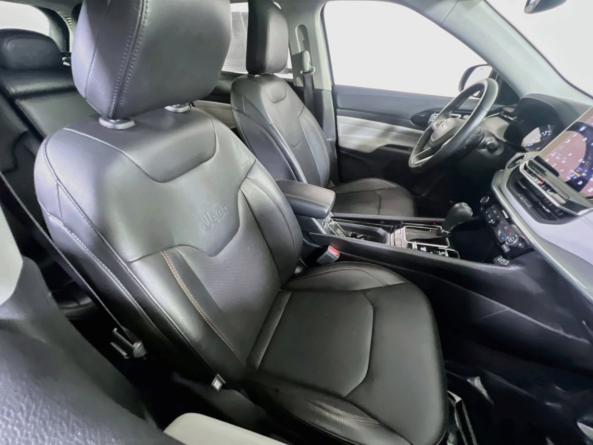 Used 2022 Jeep Compass Limited w/ Sun and Sound Group AWD/4WD image 26