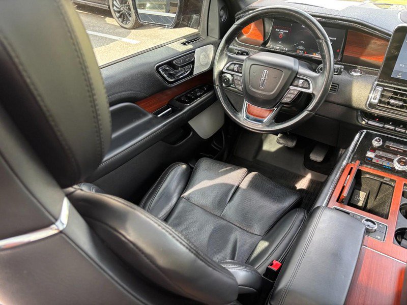 Used 2021 Lincoln Navigator Reserve w/ Luxury Package AWD/4WD image 13