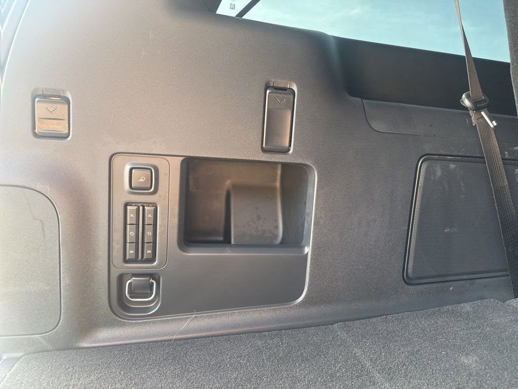 Used 2025 Ford Expedition Max Platinum w/ Stealth Appearance Package image 37