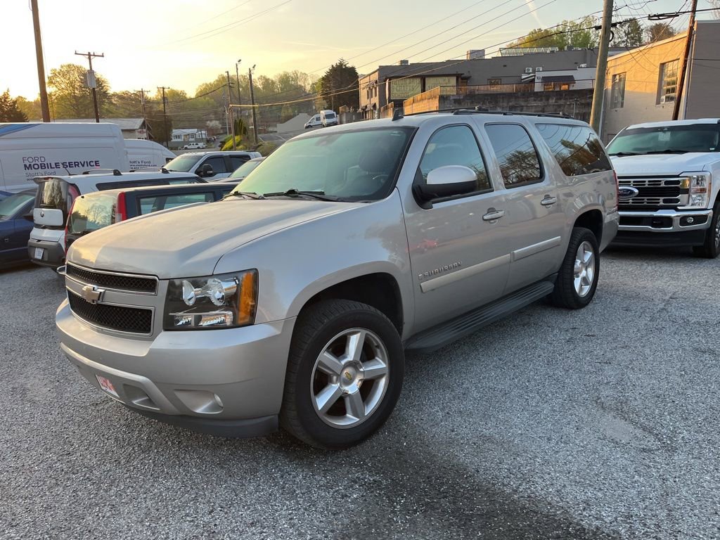 Used 2009 Chevrolet Suburban LT w/ Luxury Package RWD image 2