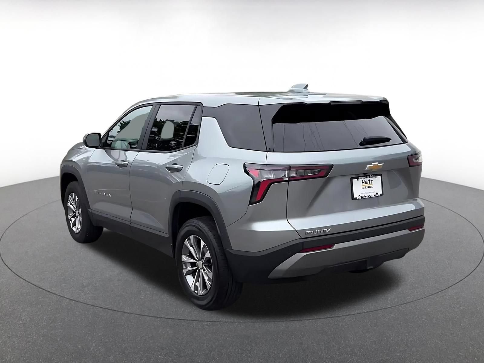 Used 2025 Chevrolet Equinox LT FWD image 11