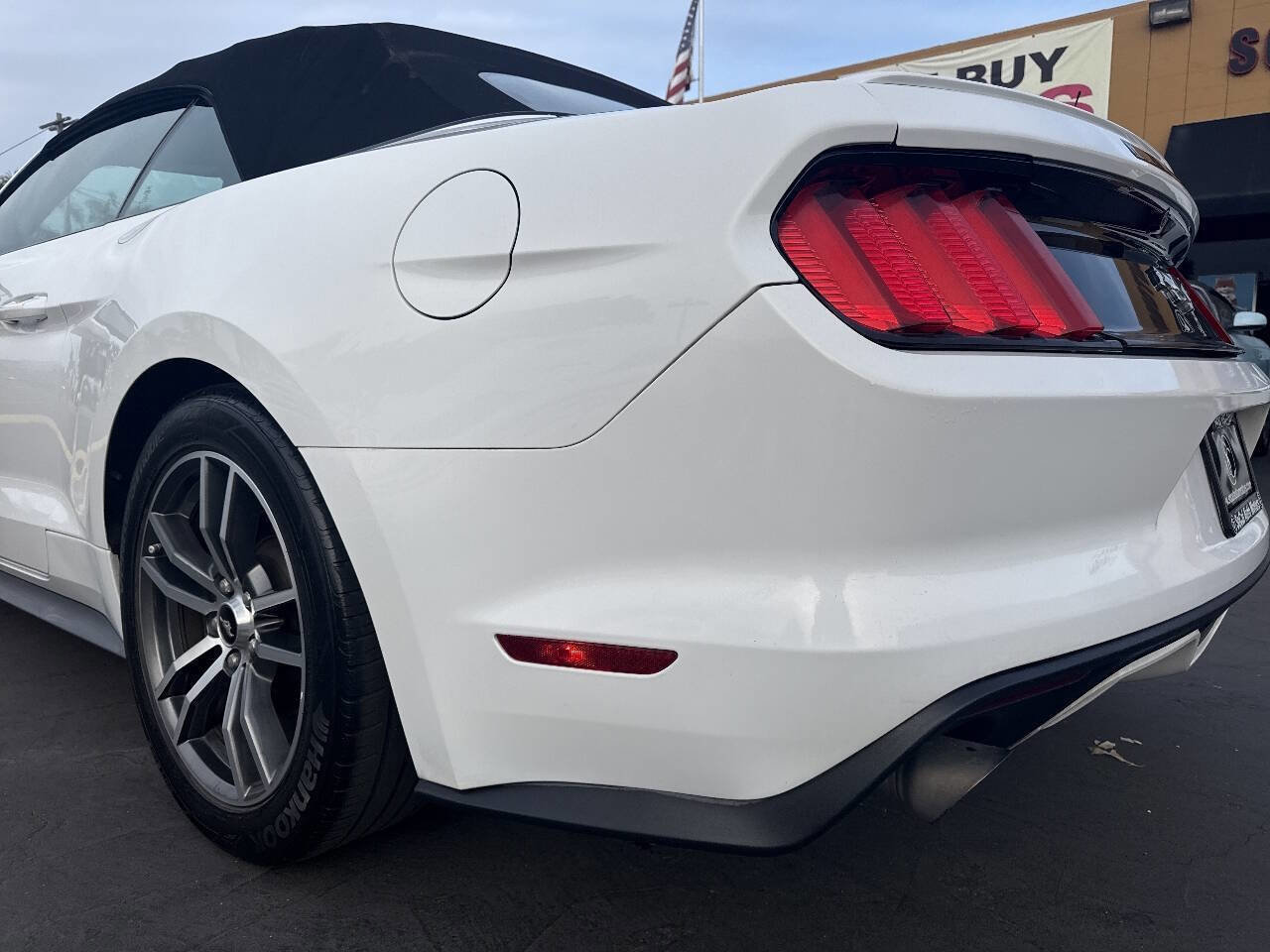 Used 2016 Ford Mustang Premium image 26