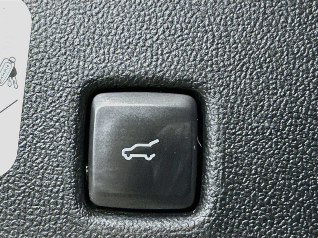 Used 2020 Ford Escape Titanium AWD/4WD image 31
